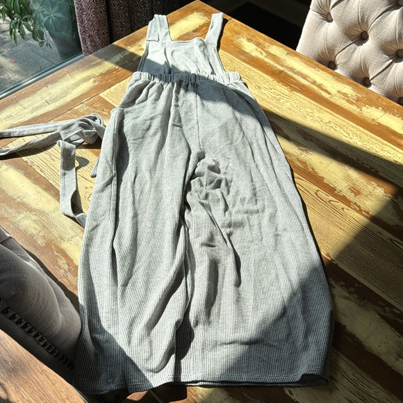 American Eagle Overall Gauchos/Capri - Picture 4 of 6